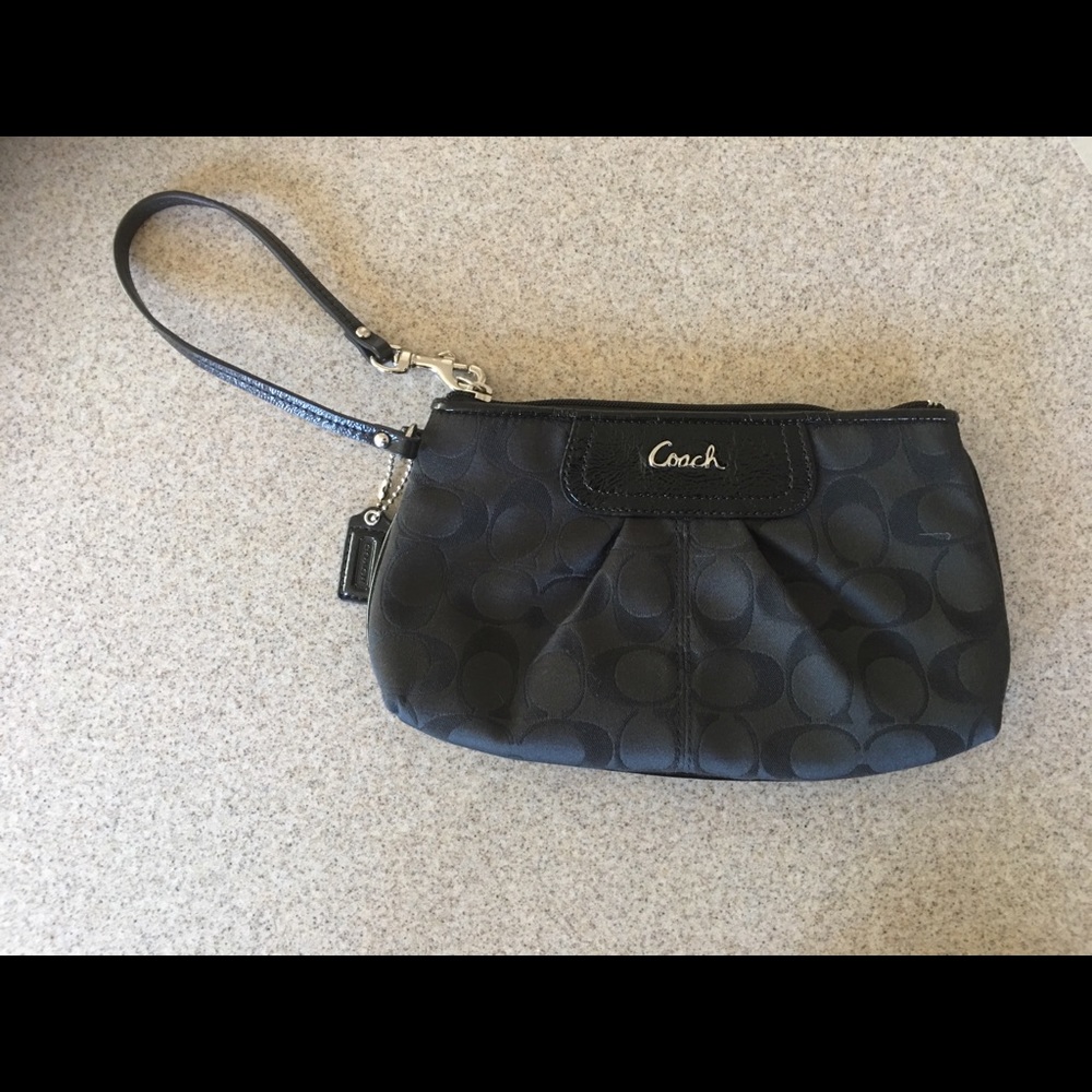 Coach wristlet Authentic
